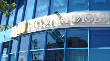 Intesa Sanpaolo negociază vânzarea unor credite neperformante de 2,5 miliarde de euro - Reuters