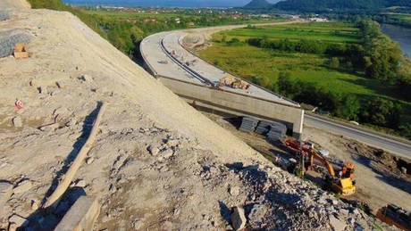 O bucată din autostrada A1 se închide, temporar. Traficul este deviat pe DN
