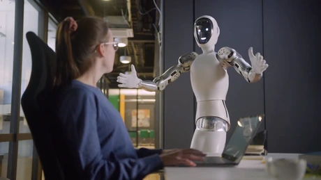 78% dintre români ar lua în considerare ajutorul unui robot umanoid în gospodărie - studiu