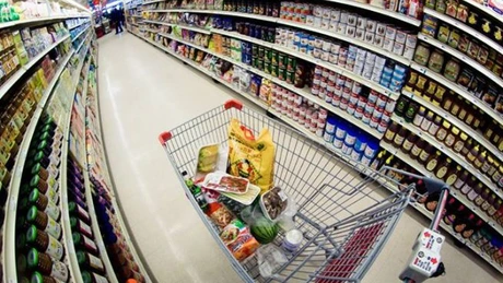 Ce cumpără românii din hypermarket. Vânzările de lapte bio au crescut de peste 4,5 ori într-un an. Studiu Carrefour